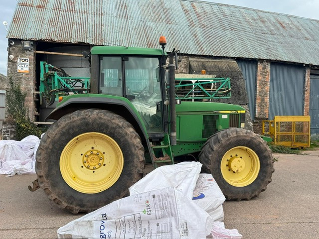 JOHN DEERE 6910 - Τρακτέρ: φωτογραφία 2 JOHN DEERE 6910 - Τρακτέρ: φωτογραφία 2