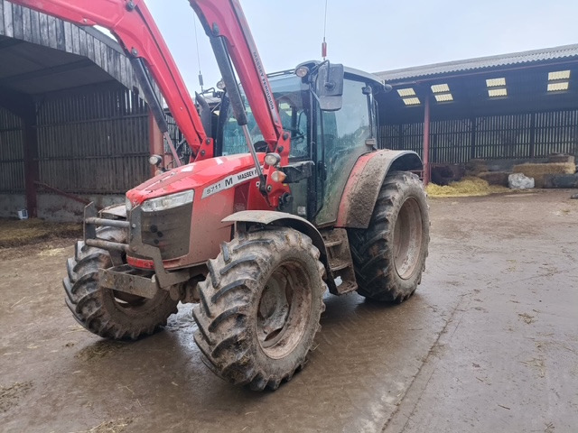 MASSEY FERGUSON 5711M - Τρακτέρ: φωτογραφία 1 MASSEY FERGUSON 5711M - Τρακτέρ: φωτογραφία 1