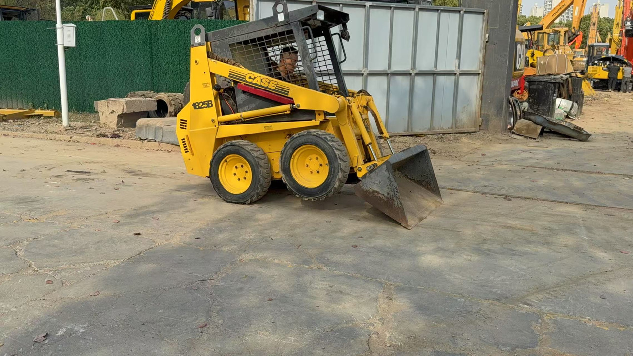 CASE 1825 - Φορτωτής πλάγιας ολίσθησης: φωτογραφία 3 CASE 1825 - Φορτωτής πλάγιας ολίσθησης: φωτογραφία 3