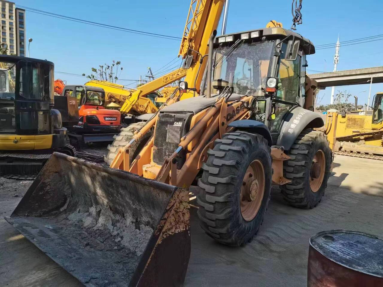 CASE 695 - Φορτωτής εκσκαφέας: φωτογραφία 2 CASE 695 - Φορτωτής εκσκαφέας: φωτογραφία 2