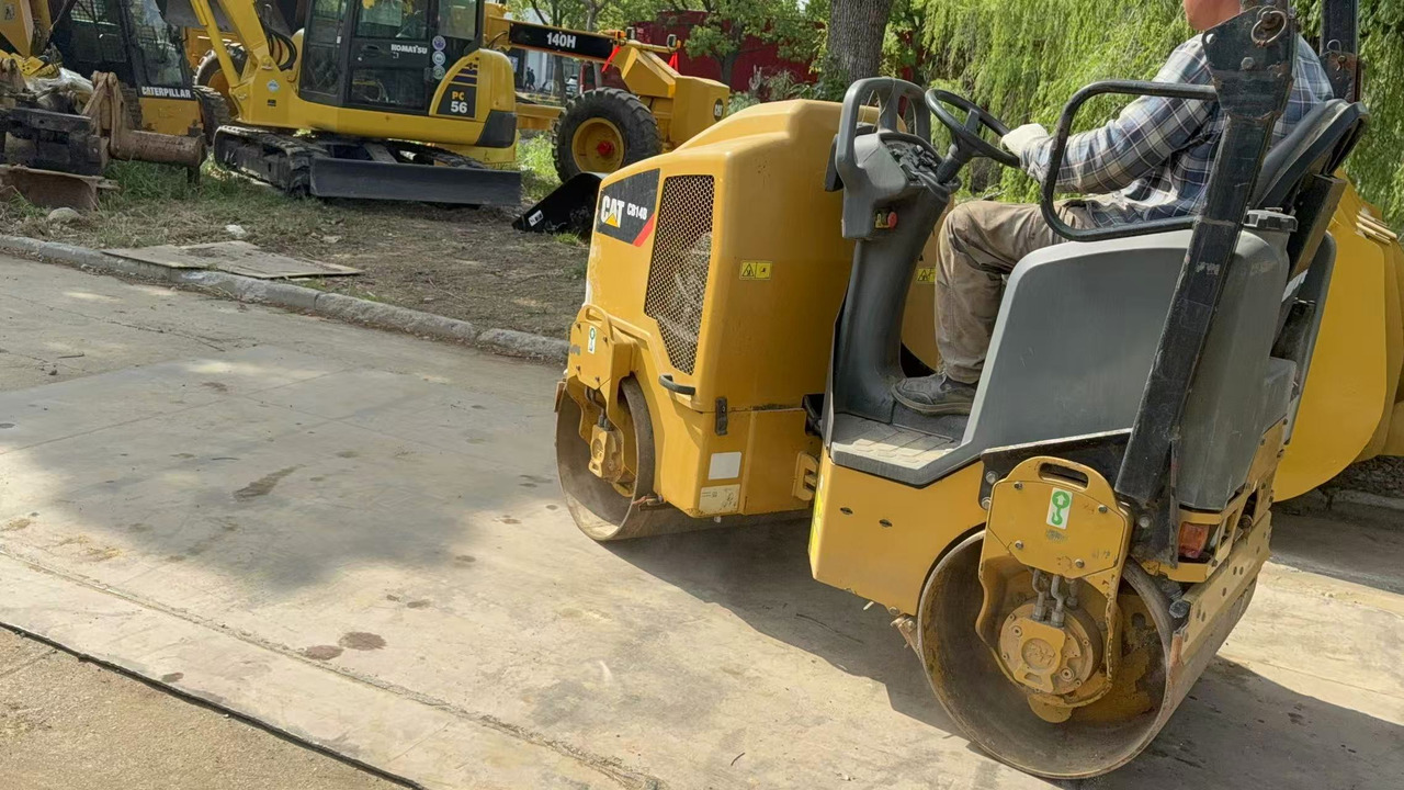 CATERPILLAR CB14B - Οδοστρωτήρας: φωτογραφία 3 CATERPILLAR CB14B - Οδοστρωτήρας: φωτογραφία 3