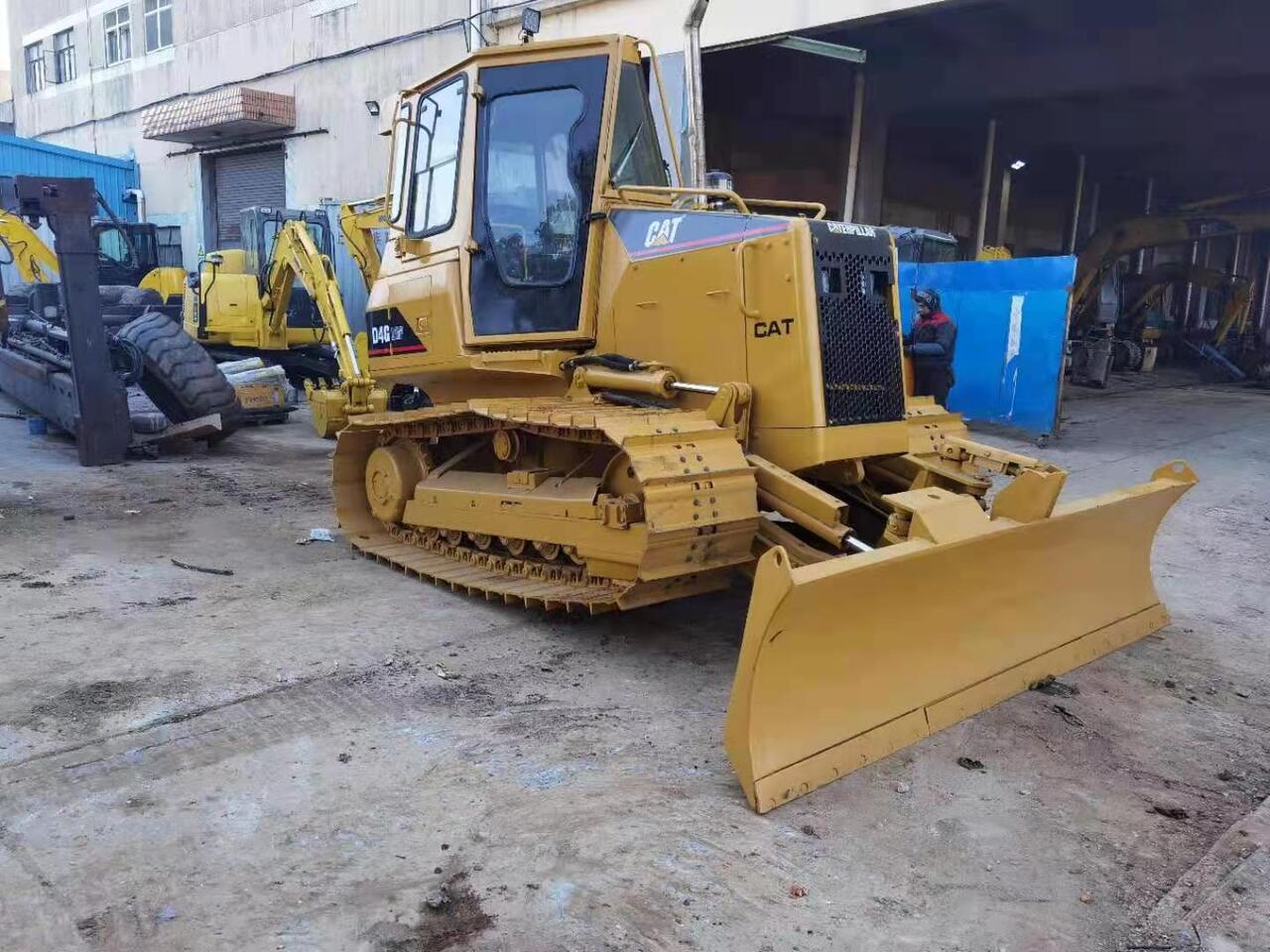 CATERPILLAR D4G - Μπουλντόζα: φωτογραφία 2 CATERPILLAR D4G - Μπουλντόζα: φωτογραφία 2