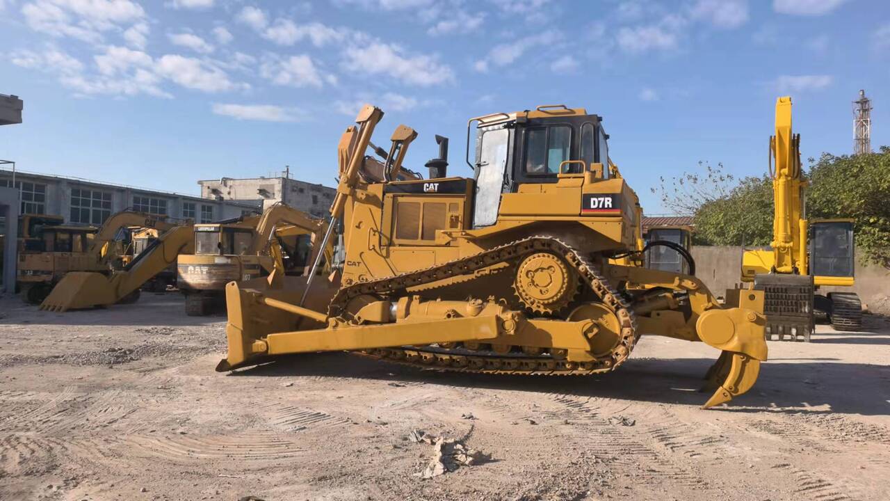 CATERPILLAR D7R - Μπουλντόζα: φωτογραφία 4 CATERPILLAR D7R - Μπουλντόζα: φωτογραφία 4