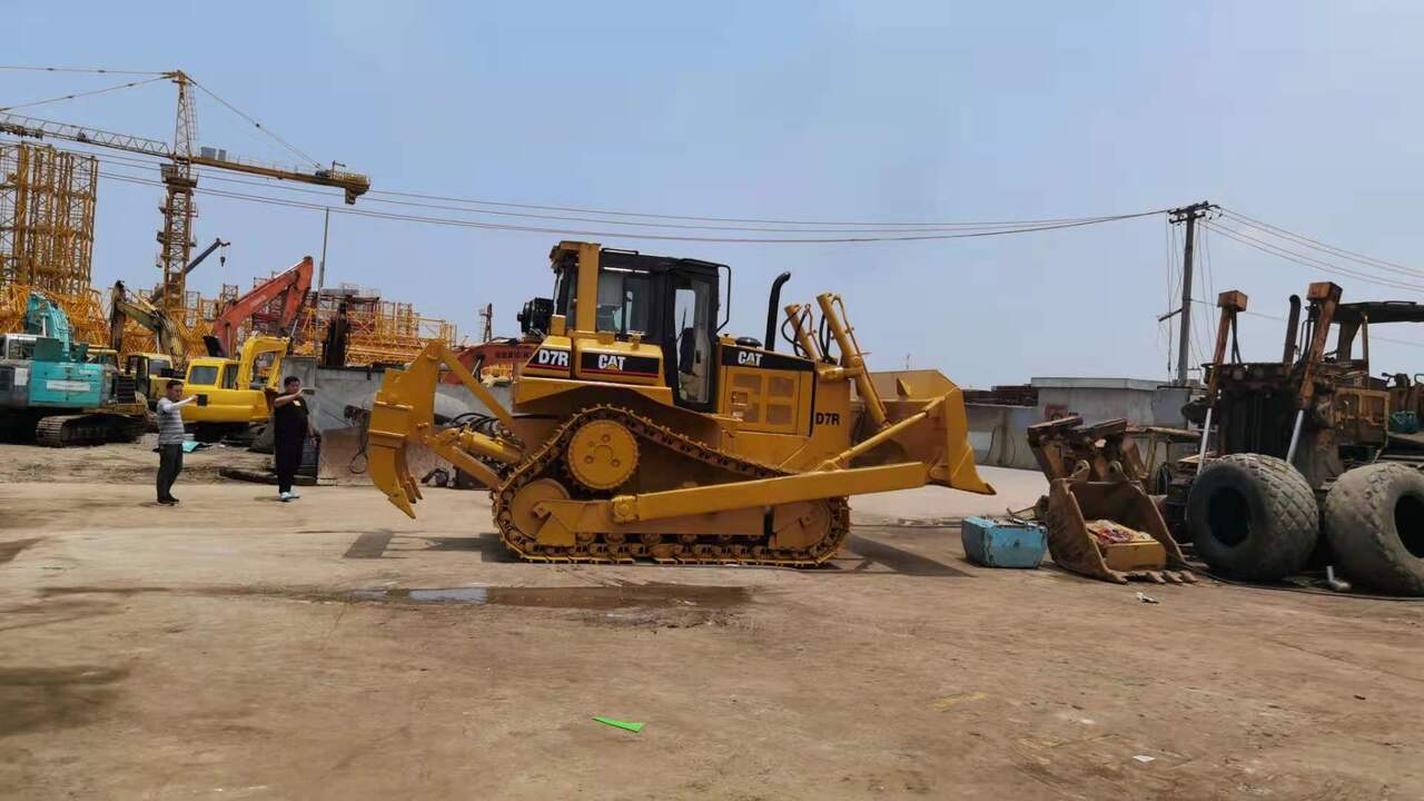 CATERPILLAR D7R - Μπουλντόζα: φωτογραφία 4 CATERPILLAR D7R - Μπουλντόζα: φωτογραφία 4