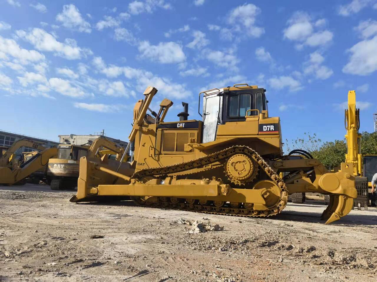 CATERPILLAR D7R - Μπουλντόζα: φωτογραφία 2 CATERPILLAR D7R - Μπουλντόζα: φωτογραφία 2