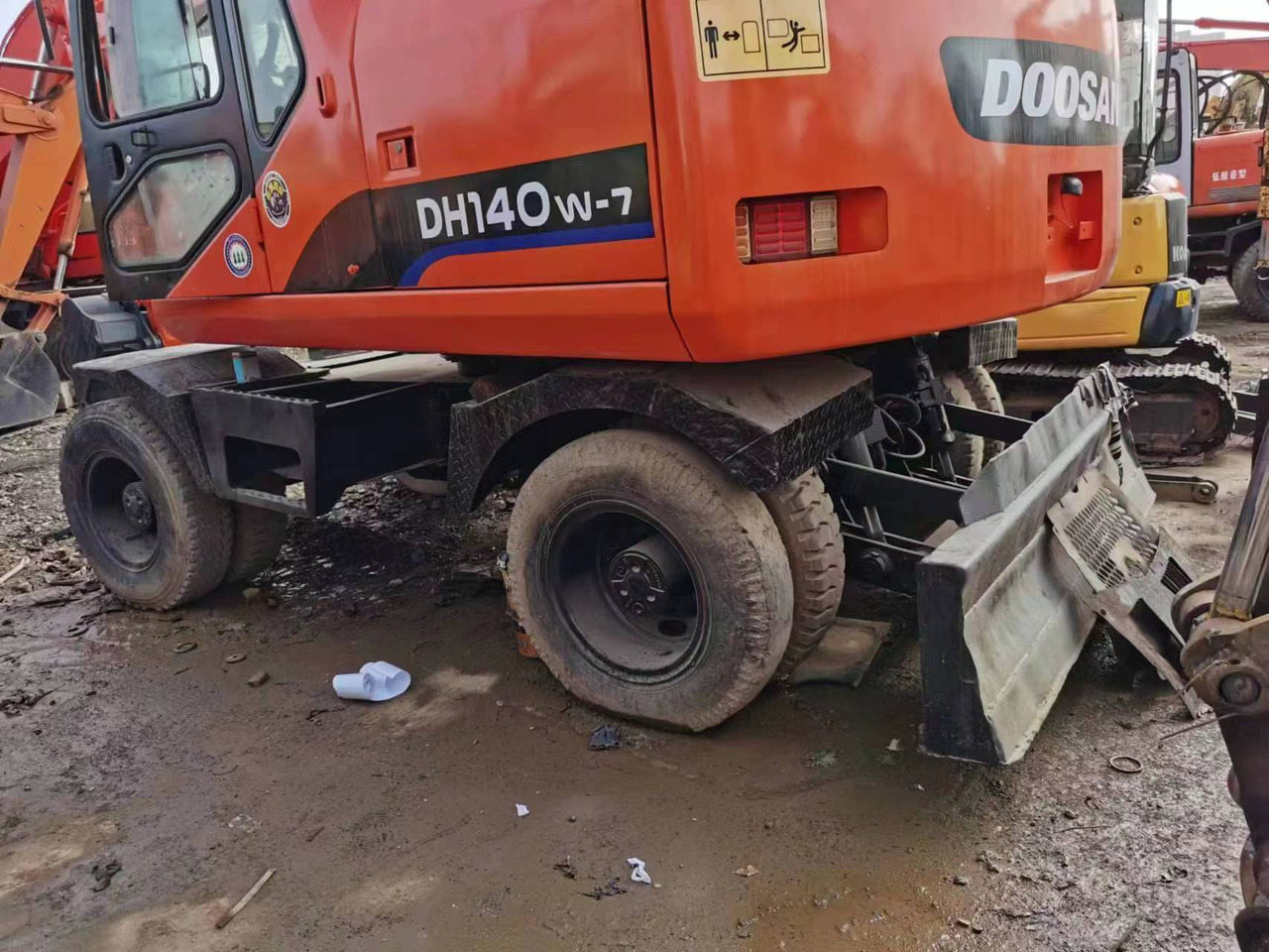 DOOSAN DH140W-7 - Τροχοφόρος εκσκαφέας: φωτογραφία 5 DOOSAN DH140W-7 - Τροχοφόρος εκσκαφέας: φωτογραφία 5