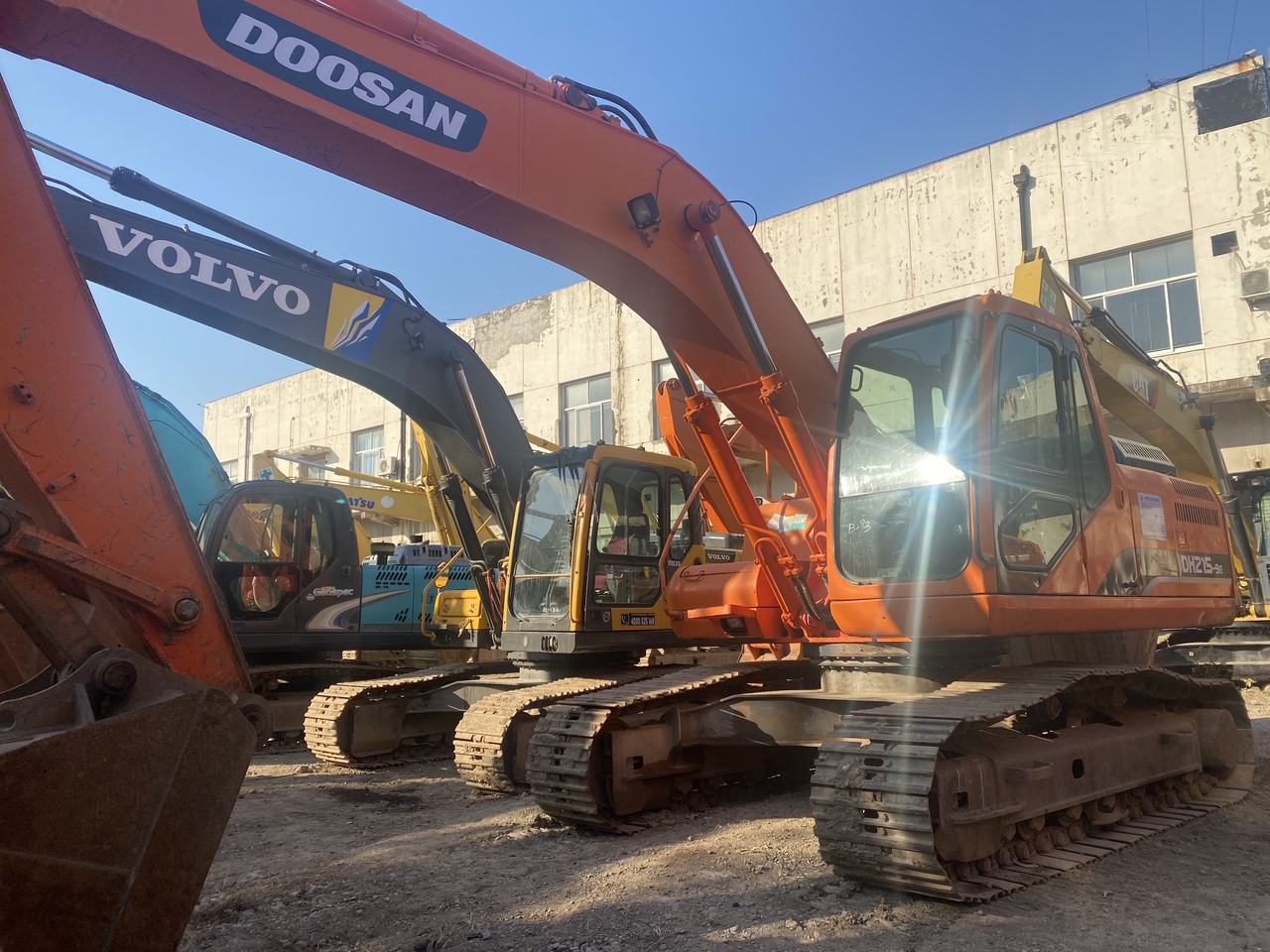 DOOSAN DH215-9E - Ερπυστριοφόρος εκσκαφέας: φωτογραφία 2 DOOSAN DH215-9E - Ερπυστριοφόρος εκσκαφέας: φωτογραφία 2