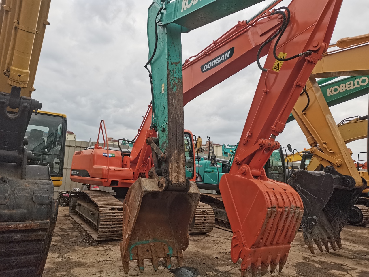 DOOSAN DH225LC-7 - Ερπυστριοφόρος εκσκαφέας: φωτογραφία 4 DOOSAN DH225LC-7 - Ερπυστριοφόρος εκσκαφέας: φωτογραφία 4
