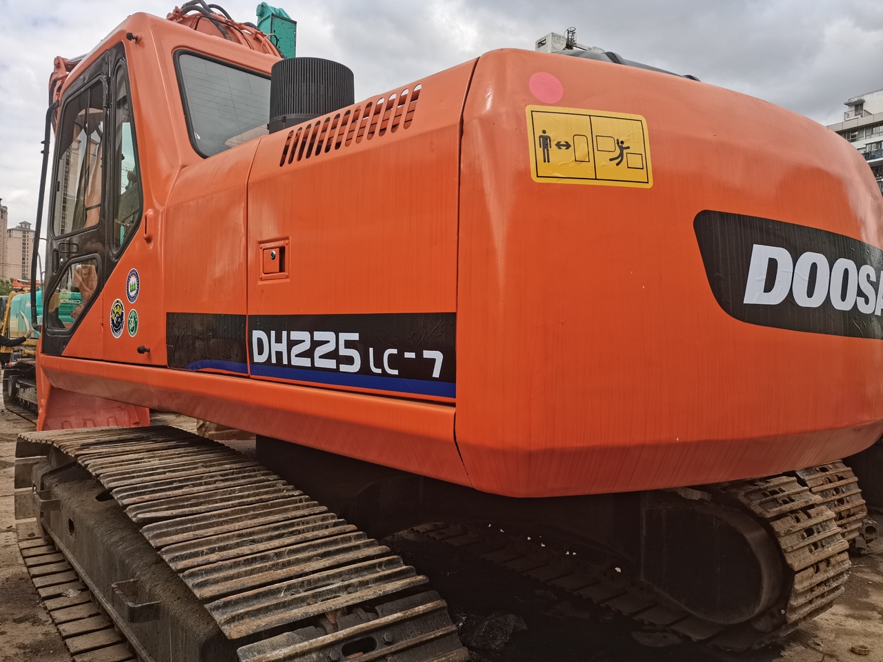 DOOSAN DH225LC-7 - Ερπυστριοφόρος εκσκαφέας: φωτογραφία 2 DOOSAN DH225LC-7 - Ερπυστριοφόρος εκσκαφέας: φωτογραφία 2