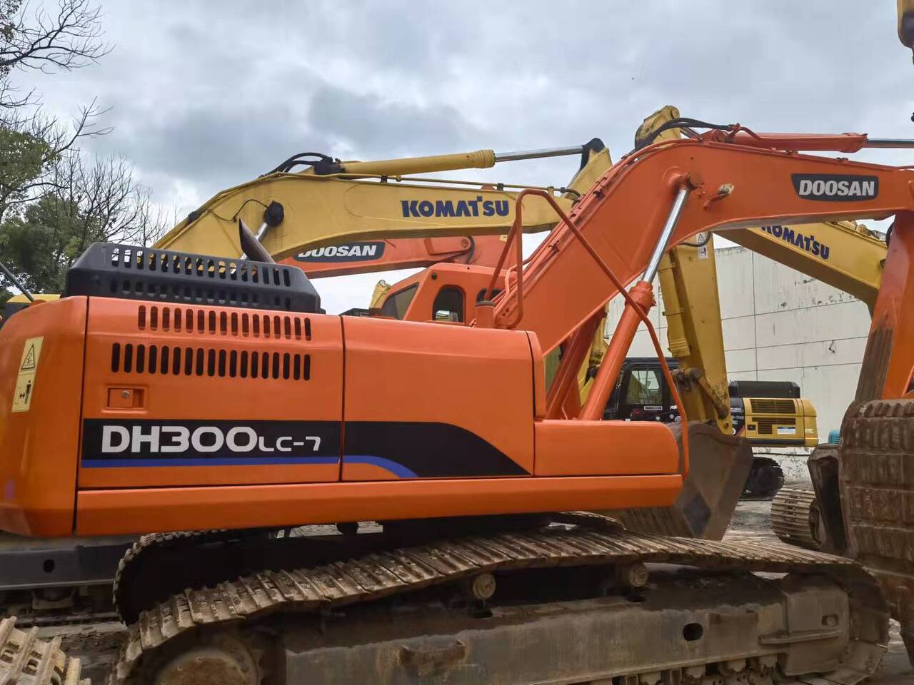 DOOSAN DH300 - Ερπυστριοφόρος εκσκαφέας: φωτογραφία 2 DOOSAN DH300 - Ερπυστριοφόρος εκσκαφέας: φωτογραφία 2