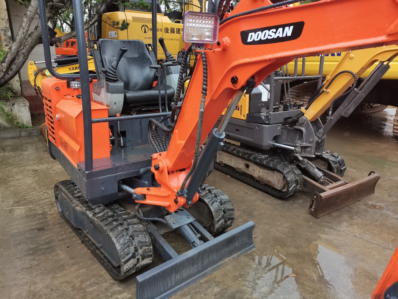 DOOSAN DX18 - Μίνι εκσκαφέας: φωτογραφία 4 DOOSAN DX18 - Μίνι εκσκαφέας: φωτογραφία 4