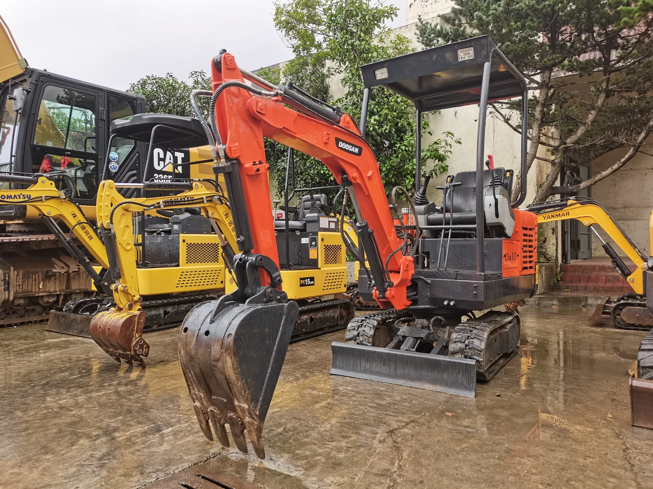 DOOSAN DX18 - Μίνι εκσκαφέας: φωτογραφία 2 DOOSAN DX18 - Μίνι εκσκαφέας: φωτογραφία 2