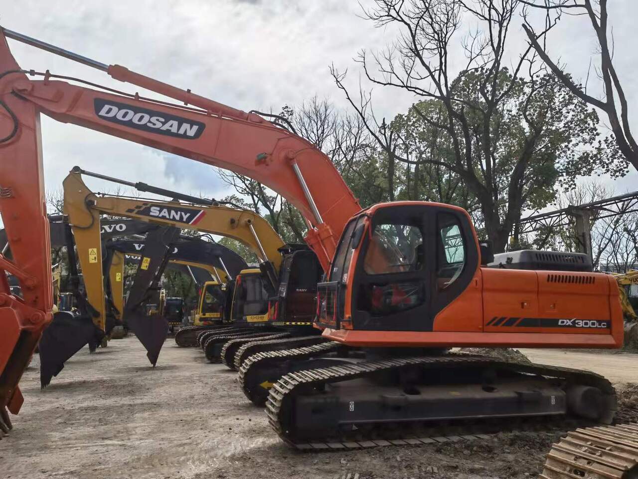 DOOSAN DX300 - Ερπυστριοφόρος εκσκαφέας: φωτογραφία 1 DOOSAN DX300 - Ερπυστριοφόρος εκσκαφέας: φωτογραφία 1
