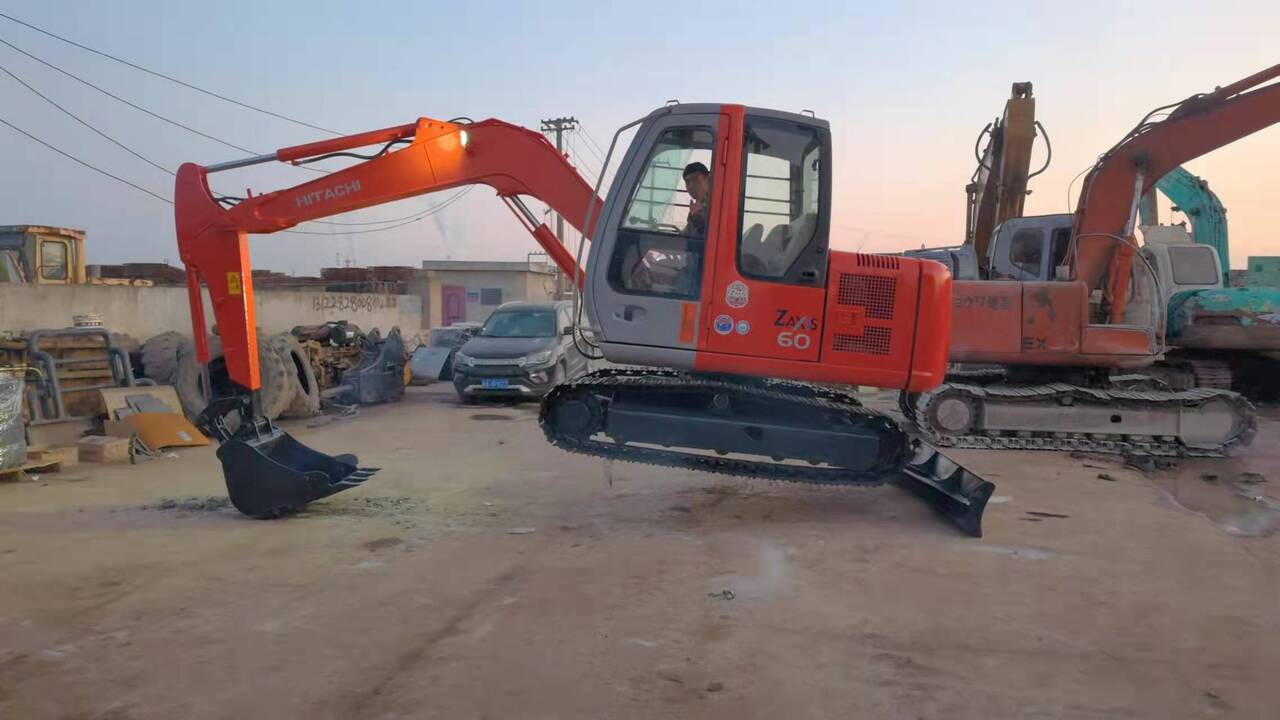 HITACHI ZX60 - Ερπυστριοφόρος εκσκαφέας: φωτογραφία 5 HITACHI ZX60 - Ερπυστριοφόρος εκσκαφέας: φωτογραφία 5