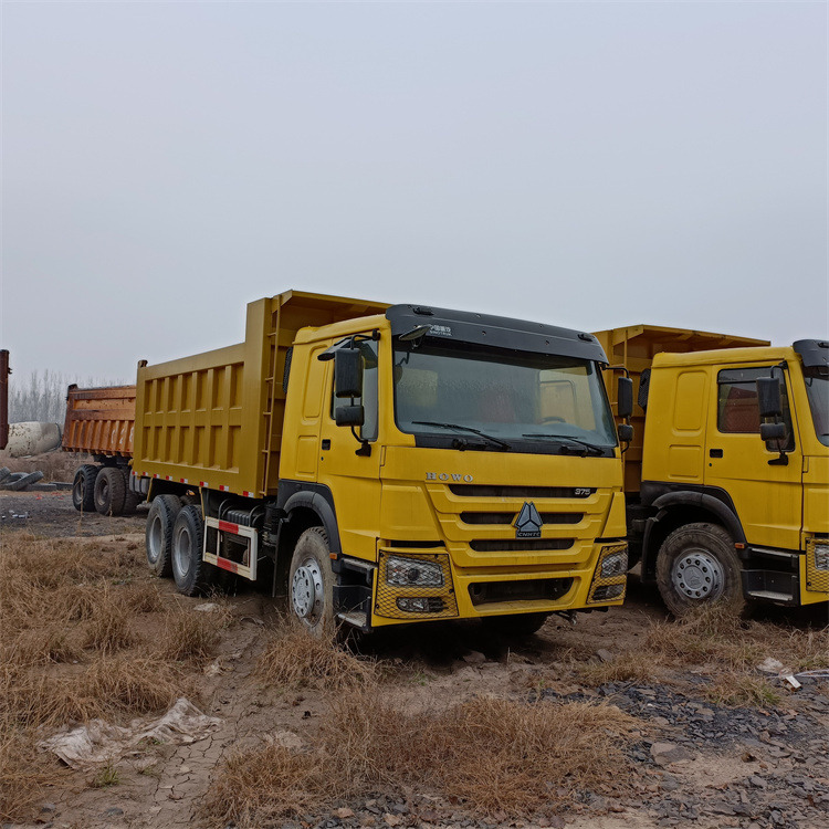 HOWO HOWO 6x4 375 -Yellow - Φορτηγό ανατρεπόμενο: φωτογραφία 2 HOWO HOWO 6x4 375 -Yellow - Φορτηγό ανατρεπόμενο: φωτογραφία 2