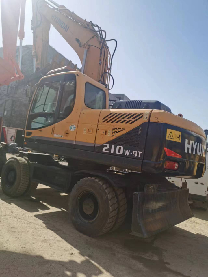 HYUNDAI 210W-9 - Τροχοφόρος εκσκαφέας: φωτογραφία 3 HYUNDAI 210W-9 - Τροχοφόρος εκσκαφέας: φωτογραφία 3