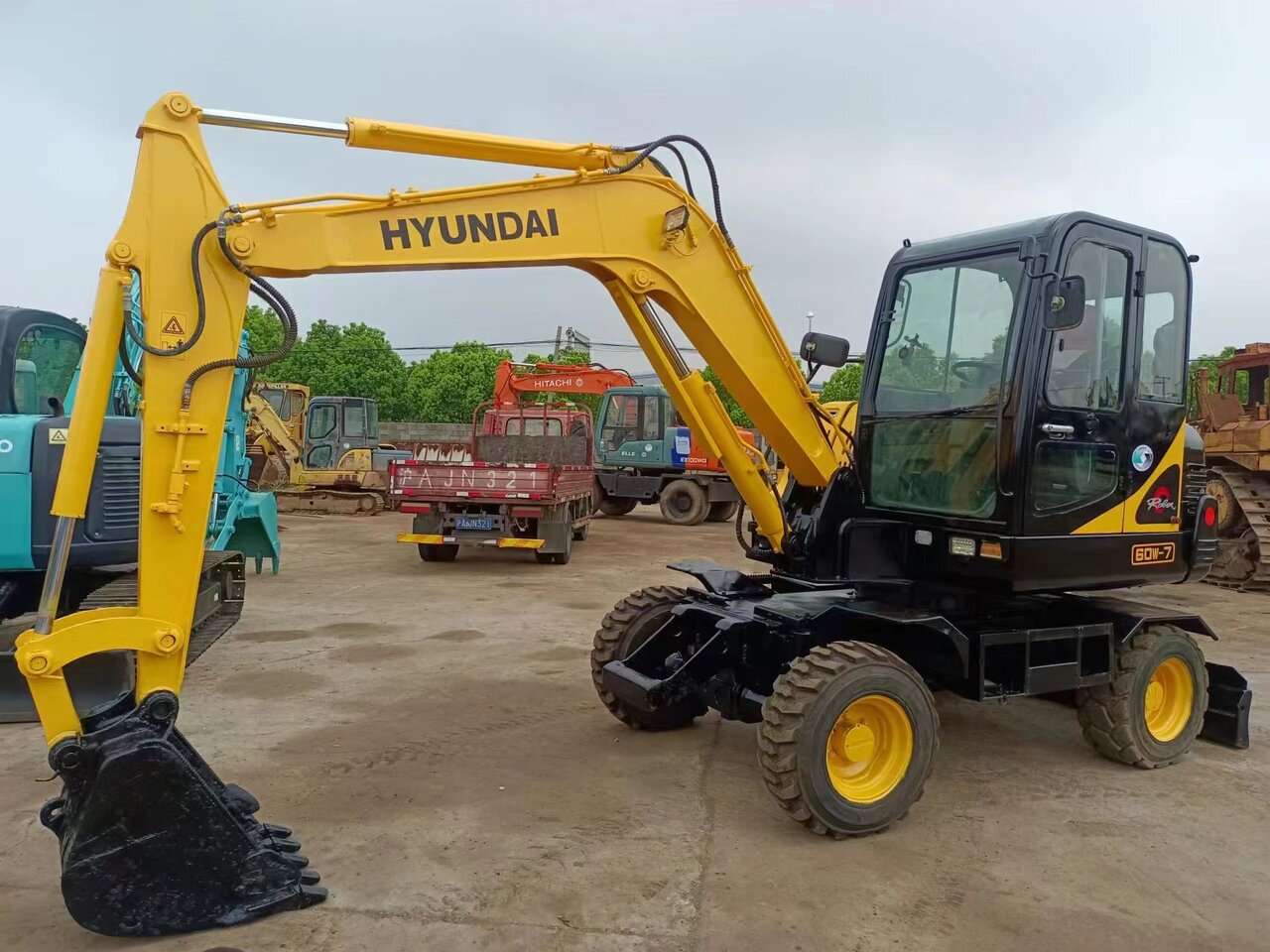 HYUNDAI 60W-7 - Τροχοφόρος εκσκαφέας: φωτογραφία 4 HYUNDAI 60W-7 - Τροχοφόρος εκσκαφέας: φωτογραφία 4