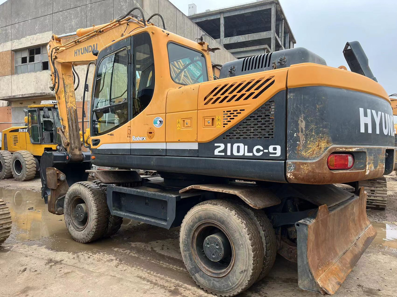 HYUNDAI R210W-9 - Τροχοφόρος εκσκαφέας: φωτογραφία 3 HYUNDAI R210W-9 - Τροχοφόρος εκσκαφέας: φωτογραφία 3