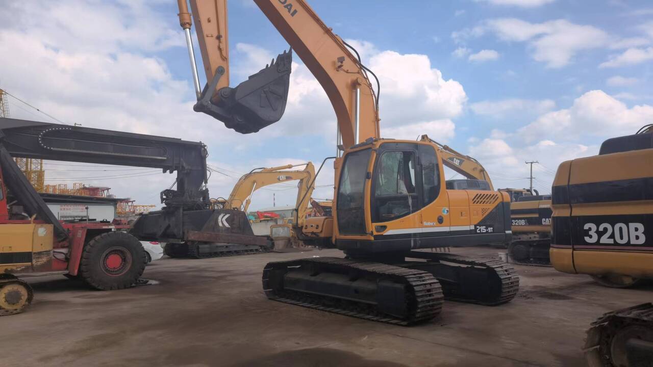 HYUNDAI R215-9T - Ερπυστριοφόρος εκσκαφέας: φωτογραφία 1 HYUNDAI R215-9T - Ερπυστριοφόρος εκσκαφέας: φωτογραφία 1