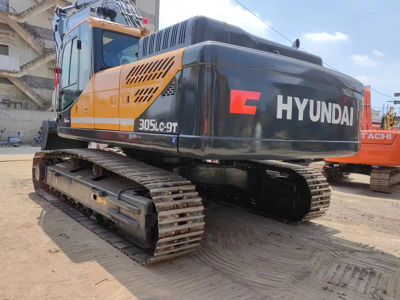 HYUNDAI R305LC-9T - Ερπυστριοφόρος εκσκαφέας: φωτογραφία 5 HYUNDAI R305LC-9T - Ερπυστριοφόρος εκσκαφέας: φωτογραφία 5