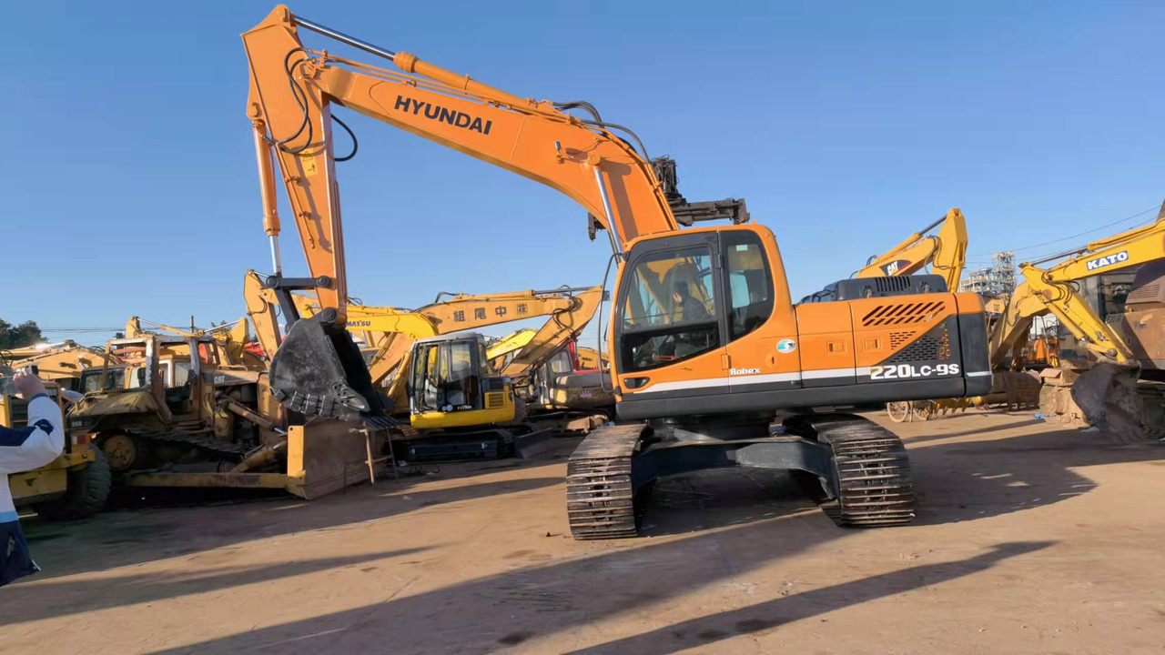 Hyundai R220LC-9S - Ερπυστριοφόρος εκσκαφέας: φωτογραφία 5 Hyundai R220LC-9S - Ερπυστριοφόρος εκσκαφέας: φωτογραφία 5