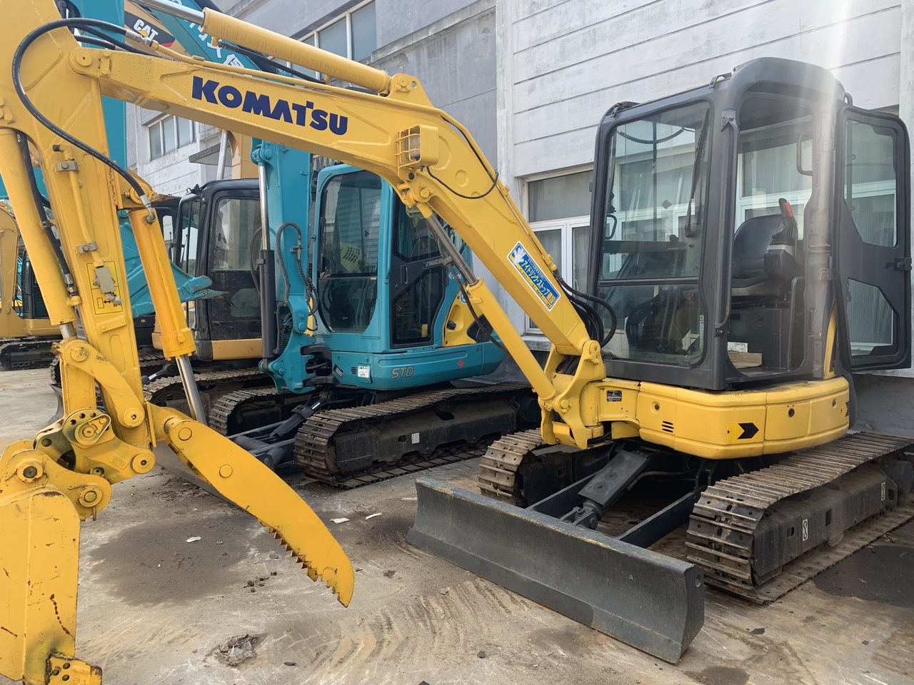KOMATSU PC35MR - Ερπυστριοφόρος εκσκαφέας: φωτογραφία 2 KOMATSU PC35MR - Ερπυστριοφόρος εκσκαφέας: φωτογραφία 2