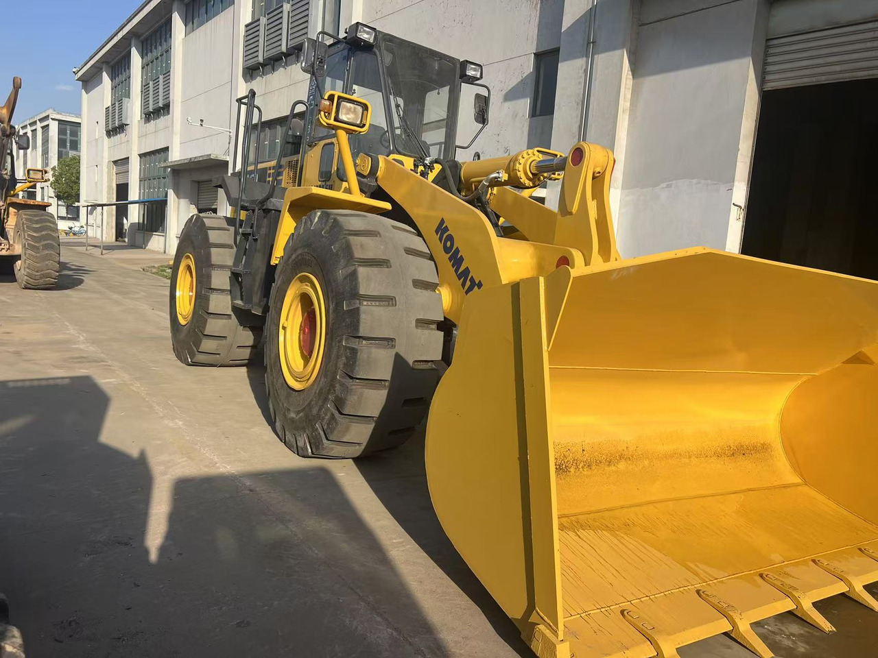 Komatsu WA470-3 - Ελαστιχοφόρος φορτωτής: φωτογραφία 2 Komatsu WA470-3 - Ελαστιχοφόρος φορτωτής: φωτογραφία 2