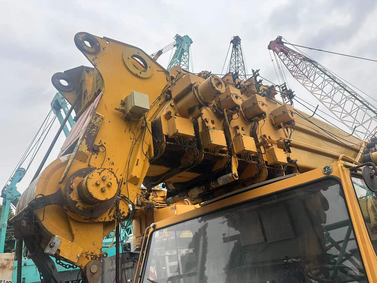 Liebherr KMK6200 - Γερανός: φωτογραφία 4 Liebherr KMK6200 - Γερανός: φωτογραφία 4