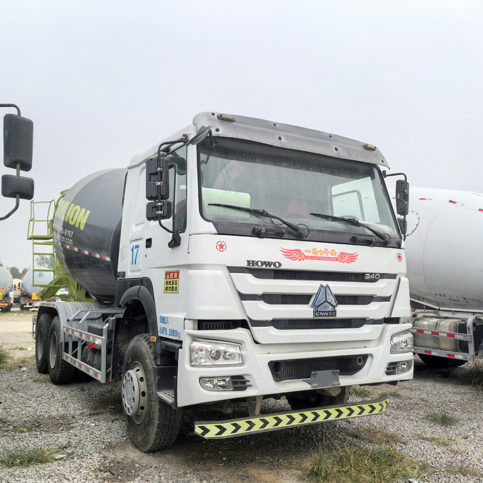 SINOTRUK Howo 6x4 mixer pump truck - Φορτηγό: φωτογραφία 1 SINOTRUK Howo 6x4 mixer pump truck - Φορτηγό: φωτογραφία 1