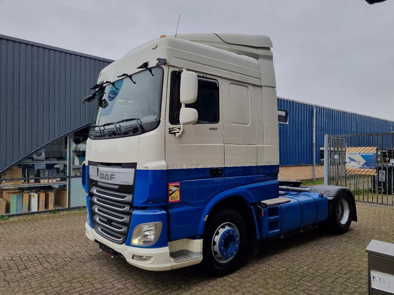 DAF XF 106.440 EURO 6/ Intarder/ Webasto/ ADR / Klima - Τράκτορας: φωτογραφία 4 DAF XF 106.440 EURO 6/ Intarder/ Webasto/ ADR / Klima - Τράκτορας: φωτογραφία 4