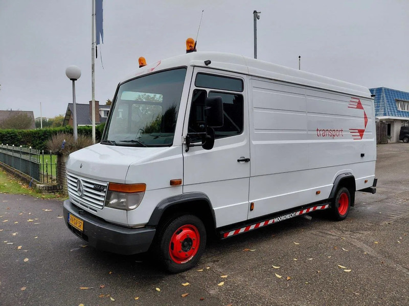 Mercedes-Benz 512 D - Μικρό βαν: φωτογραφία 1 Mercedes-Benz 512 D - Μικρό βαν: φωτογραφία 1