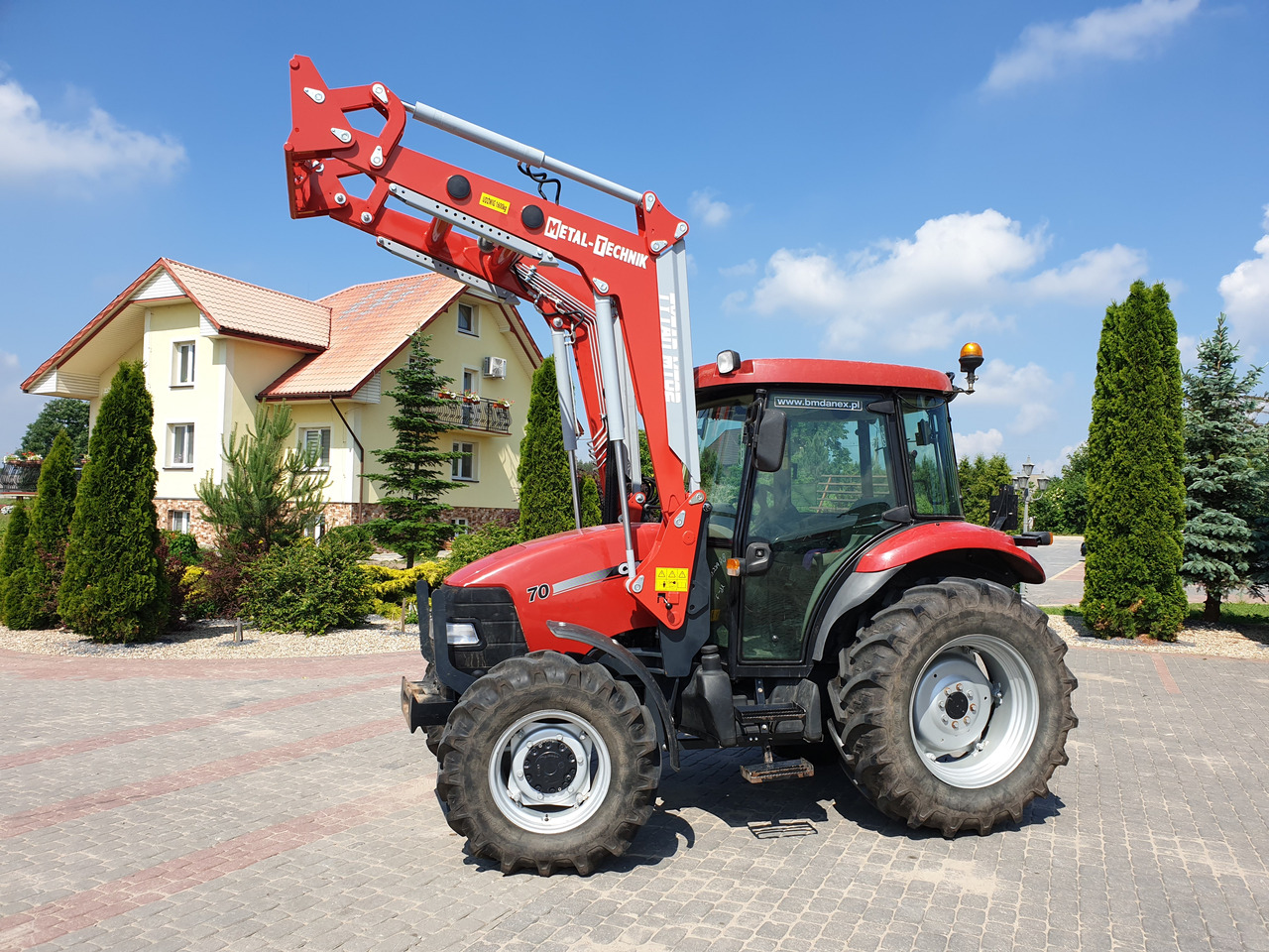 Metal-Technik Ładowacz czołowy do CASE FARMALL - Φορτωτησ για τρακτερ για Τρακτέρ: φωτογραφία 1 Metal-Technik Ładowacz czołowy do CASE FARMALL - Φορτωτησ για τρακτερ για Τρακτέρ: φωτογραφία 1