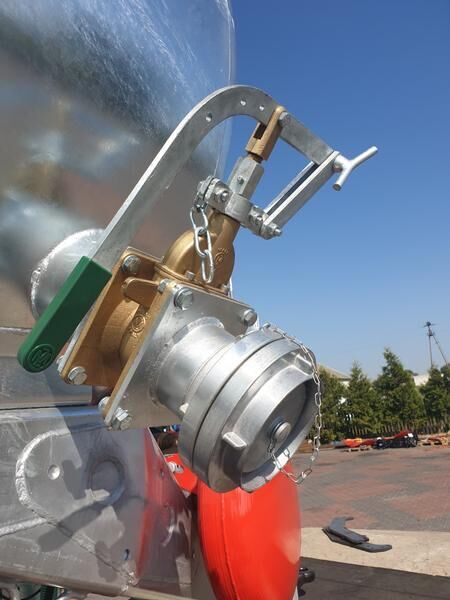 POMOT Single-axial tanker truck/ Beczkowóz wóz asenizacyjny 8000 l - Κοπροδιανομέας υγρής κοπριάς: φωτογραφία 3 POMOT Single-axial tanker truck/ Beczkowóz wóz asenizacyjny 8000 l - Κοπροδιανομέας υγρής κοπριάς: φωτογραφία 3