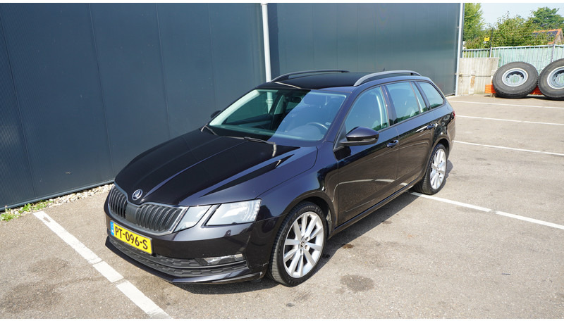 Škoda Octavia COMBI 1.6TDI DSG 85KW GREENTECH AMBITION BUSINESS - Μικρό λεωφορείο, Επιβατικό βαν: φωτογραφία 3 Škoda Octavia COMBI 1.6TDI DSG 85KW GREENTECH AMBITION BUSINESS - Μικρό λεωφορείο, Επιβατικό βαν: φωτογραφία 3