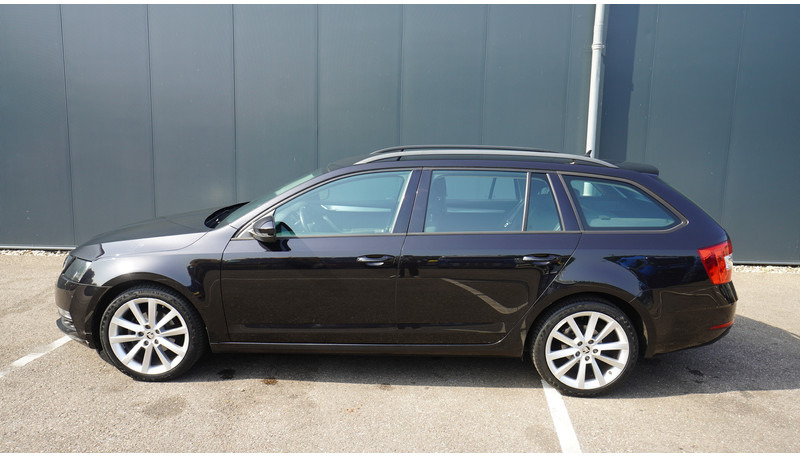 Škoda Octavia COMBI 1.6TDI DSG 85KW GREENTECH AMBITION BUSINESS - Μικρό λεωφορείο, Επιβατικό βαν: φωτογραφία 1 Škoda Octavia COMBI 1.6TDI DSG 85KW GREENTECH AMBITION BUSINESS - Μικρό λεωφορείο, Επιβατικό βαν: φωτογραφία 1