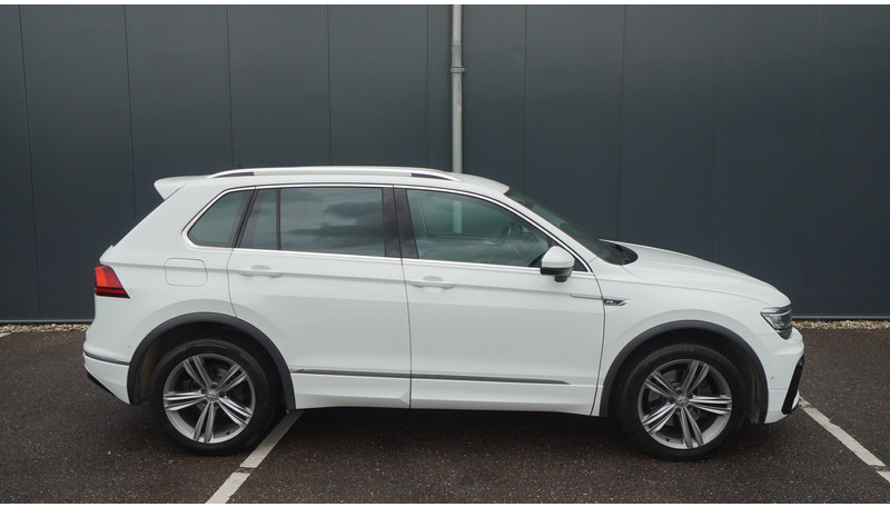 Volkswagen Tiguan 2.0 TDI R LINE 4MOTION - Μικρό λεωφορείο, Επιβατικό βαν: φωτογραφία 2 Volkswagen Tiguan 2.0 TDI R LINE 4MOTION - Μικρό λεωφορείο, Επιβατικό βαν: φωτογραφία 2