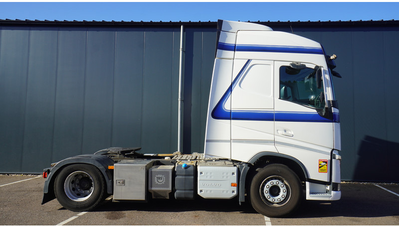 Volvo FH 420 EURO 6 GLOBETROTTER WITH TRS - Τράκτορας: φωτογραφία 2 Volvo FH 420 EURO 6 GLOBETROTTER WITH TRS - Τράκτορας: φωτογραφία 2