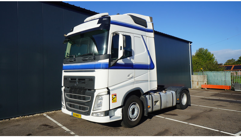 Volvo FH 420 EURO 6 GLOBETROTTER WITH TRS - Τράκτορας: φωτογραφία 3 Volvo FH 420 EURO 6 GLOBETROTTER WITH TRS - Τράκτορας: φωτογραφία 3