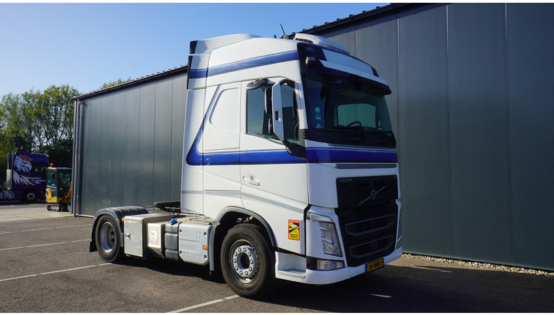 Volvo FH 420 EURO 6 GLOBETROTTER WITH TRS - Τράκτορας: φωτογραφία 4 Volvo FH 420 EURO 6 GLOBETROTTER WITH TRS - Τράκτορας: φωτογραφία 4