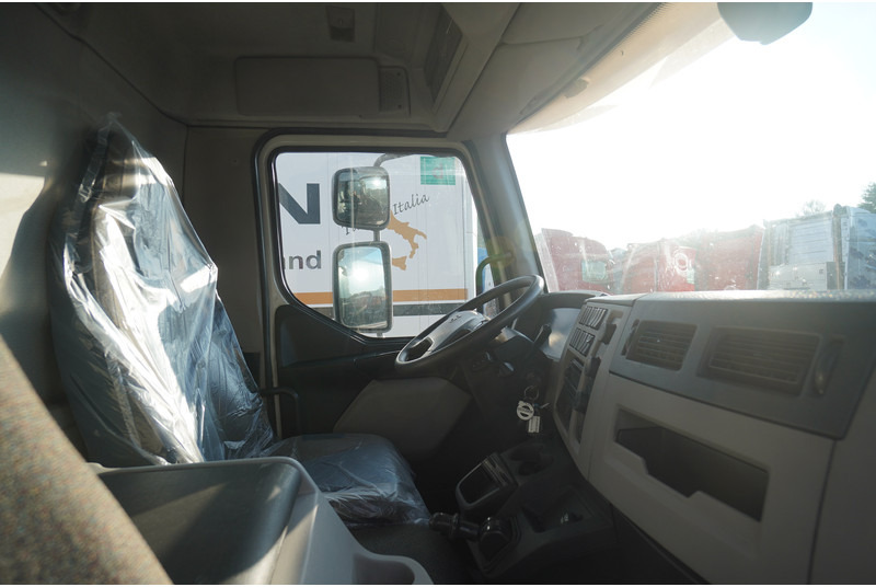 Volvo FL 280 CLOSED BOX BROKEN ENGINE NOT DRIVABLE - Φορτηγό κόφα: φωτογραφία 5 Volvo FL 280 CLOSED BOX BROKEN ENGINE NOT DRIVABLE - Φορτηγό κόφα: φωτογραφία 5