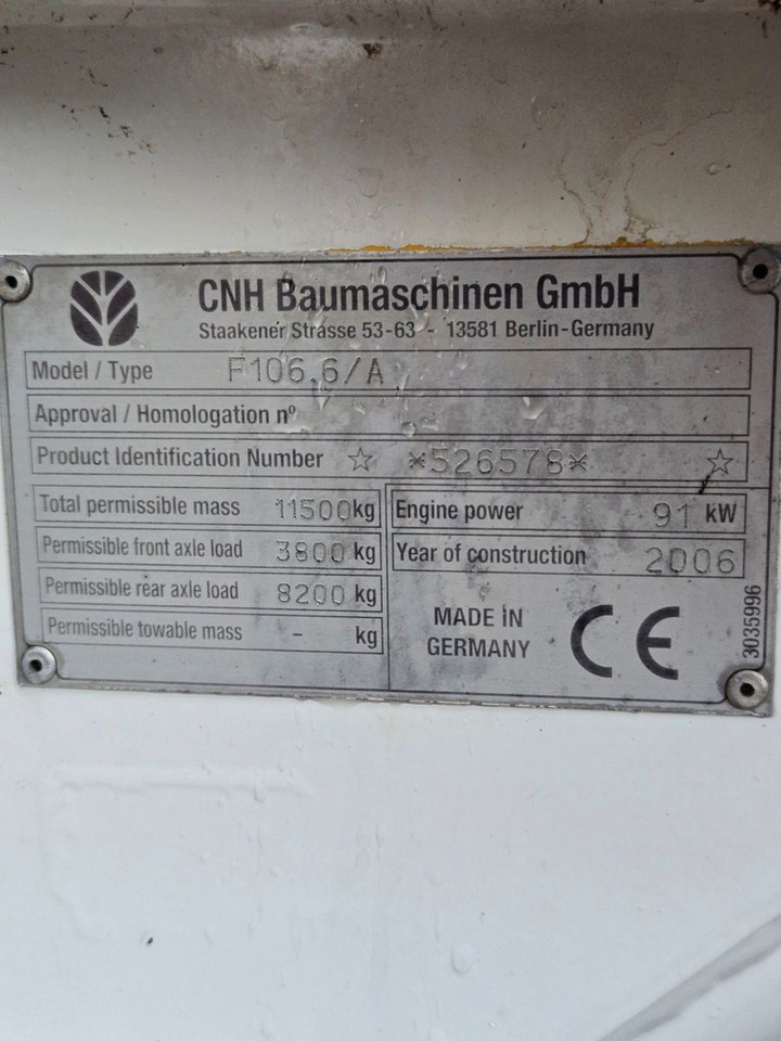 New Holland F106.6 - Γκρέιντερ: φωτογραφία 2 New Holland F106.6 - Γκρέιντερ: φωτογραφία 2