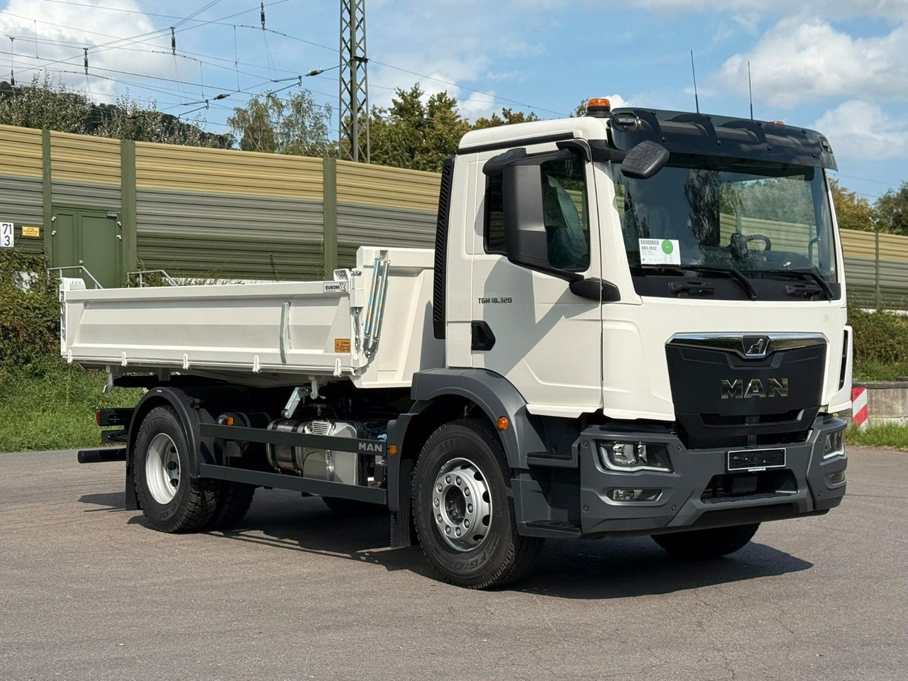 MAN TGM 18.320 4X2 / Euro 6e 3-Seiten-Kipper - Φορτηγό ανατρεπόμενο: φωτογραφία 2 MAN TGM 18.320 4X2 / Euro 6e 3-Seiten-Kipper - Φορτηγό ανατρεπόμενο: φωτογραφία 2