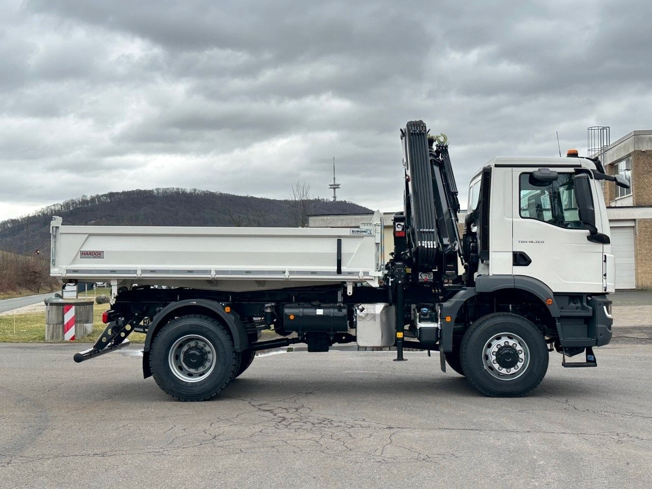 MAN TGM 18.320 4x4 Euro6e Hiab X-HiDuo 138DS-3 - Φορτηγό ανατρεπόμενο, Φορτηγό με γερανό: φωτογραφία 4 MAN TGM 18.320 4x4 Euro6e Hiab X-HiDuo 138DS-3 - Φορτηγό ανατρεπόμενο, Φορτηγό με γερανό: φωτογραφία 4