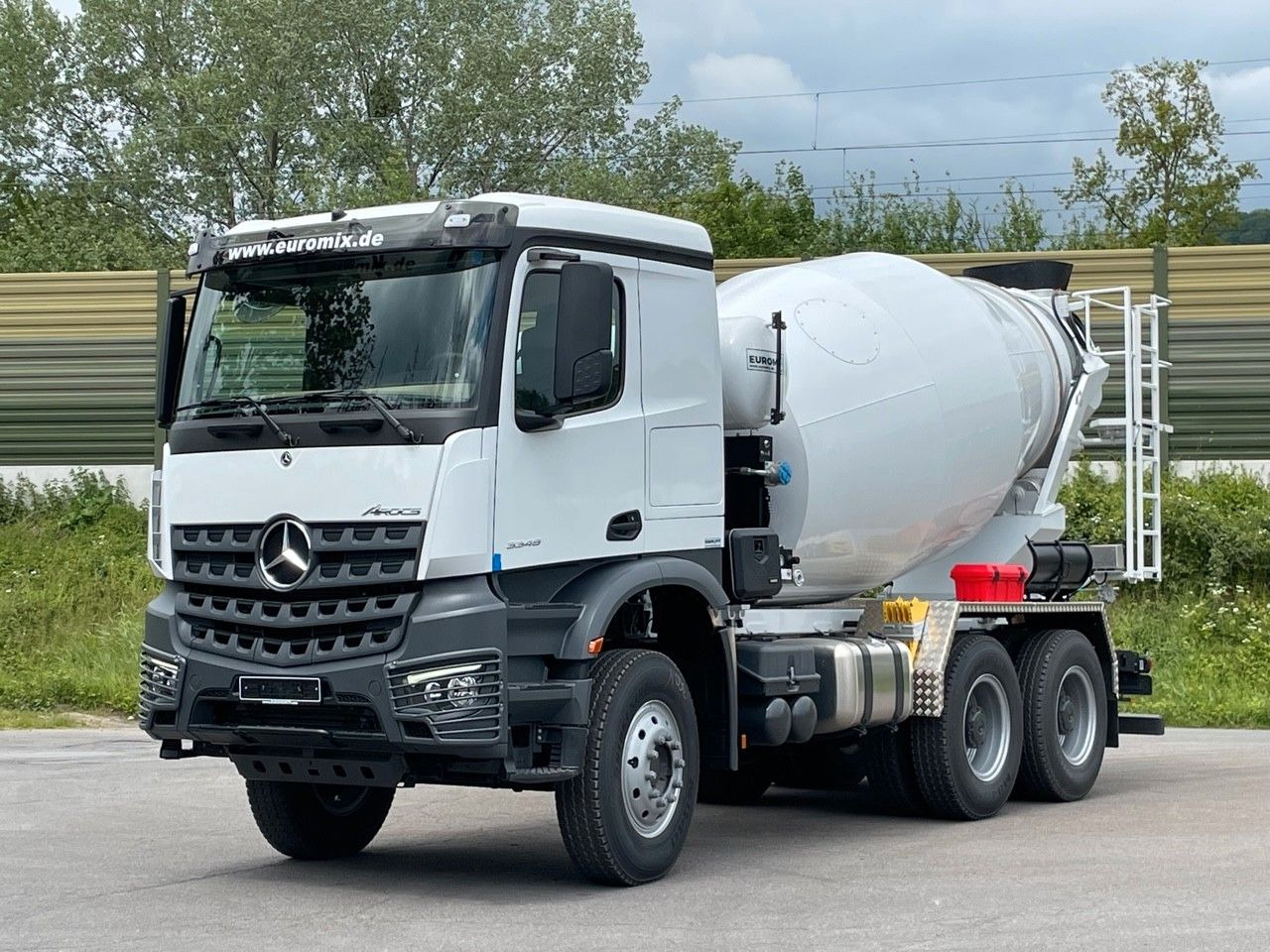 Mercedes-Benz 3348 6X4 Arcos 5 EuromixMTP EM 9 R - Μπετονιέρα φορτηγό: φωτογραφία 2 Mercedes-Benz 3348 6X4 Arcos 5 EuromixMTP EM 9 R - Μπετονιέρα φορτηγό: φωτογραφία 2