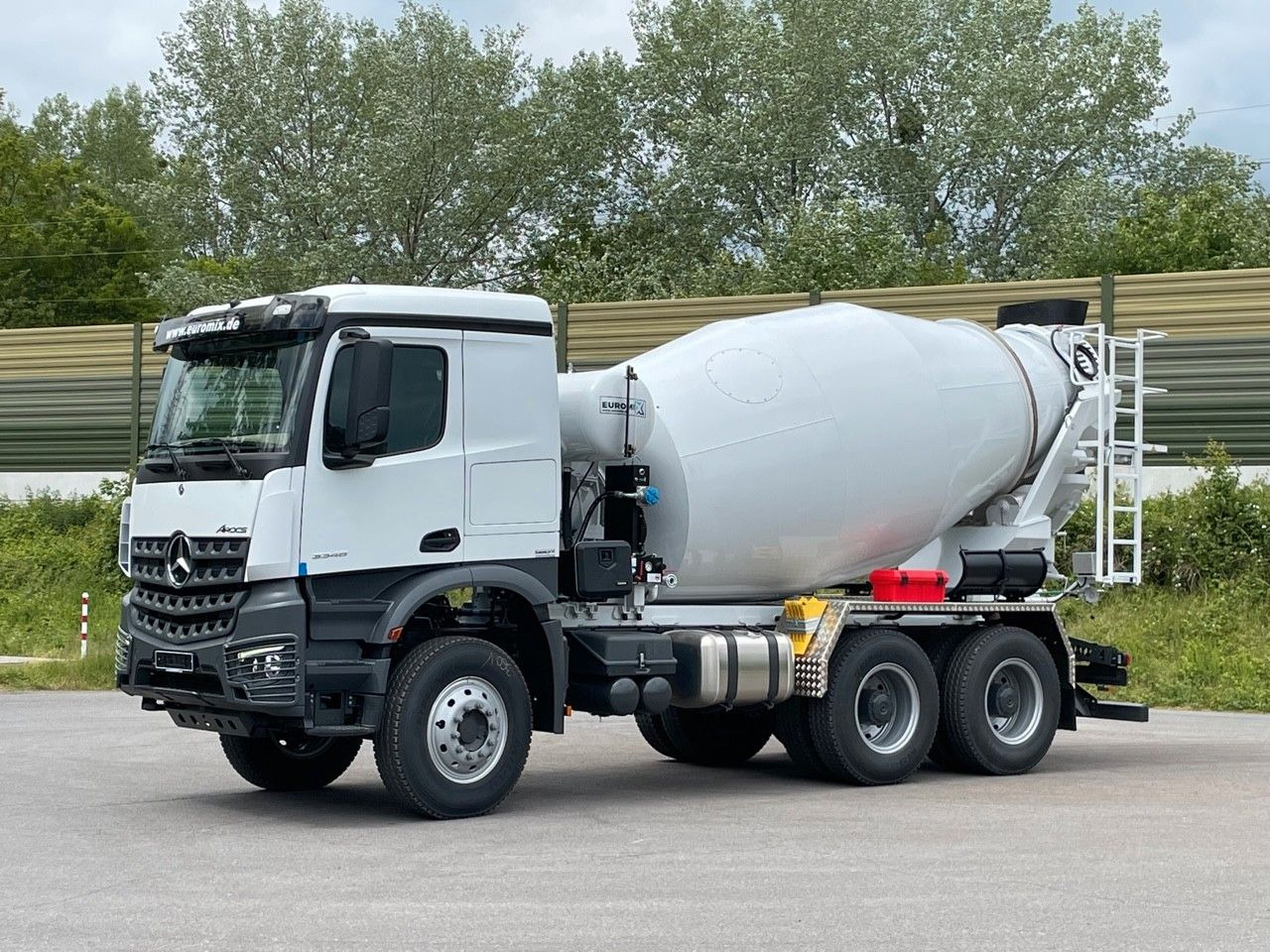 Mercedes-Benz 3348 6X4 Arcos 5 EuromixMTP EM 9 R - Μπετονιέρα φορτηγό: φωτογραφία 1 Mercedes-Benz 3348 6X4 Arcos 5 EuromixMTP EM 9 R - Μπετονιέρα φορτηγό: φωτογραφία 1