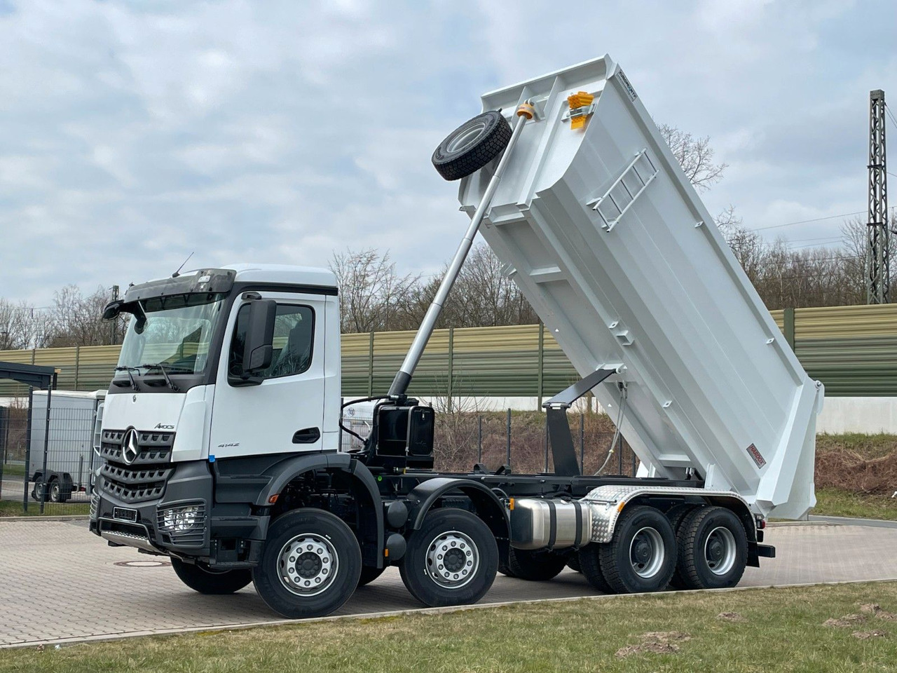 Φορτηγό ανατρεπόμενο Mercedes-Benz 4142 8X4  Mulden-  Kipper -  EuromixMTP: φωτογραφία 10