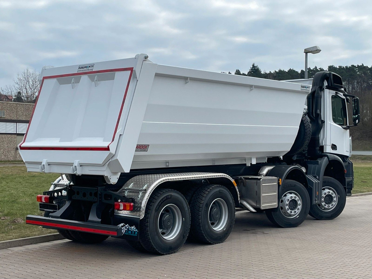 Φορτηγό ανατρεπόμενο Mercedes-Benz 4142 8X4  Mulden-  Kipper -  EuromixMTP: φωτογραφία 6