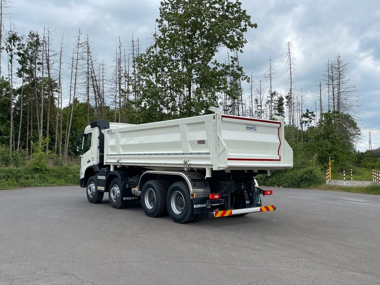 Volvo FMX 460 8x4 / WECHSELSYSTEM KIPPER+MISCHER Volvo FMX 460 8x4 / WECHSELSYSTEM KIPPER+MISCHER - Μπετονιέρα φορτηγό: φωτογραφία 4 Volvo FMX 460 8x4 / WECHSELSYSTEM KIPPER+MISCHER Volvo FMX 460 8x4 / WECHSELSYSTEM KIPPER+MISCHER - Μπετονιέρα φορτηγό: φωτογραφία 4