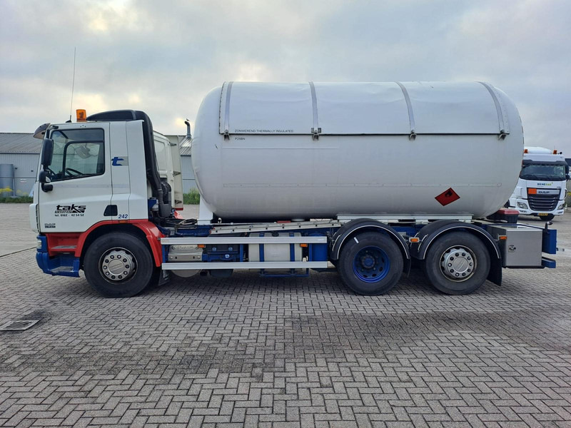 DAF FAN CF75. 6x2 -24030 Liter Gas tank truck ID 2.166 Rootselaar, flowmeter, pump, sunroof on tank - Φορτηγό βυτιοφόρο: φωτογραφία 4 DAF FAN CF75. 6x2 -24030 Liter Gas tank truck ID 2.166 Rootselaar, flowmeter, pump, sunroof on tank - Φορτηγό βυτιοφόρο: φωτογραφία 4