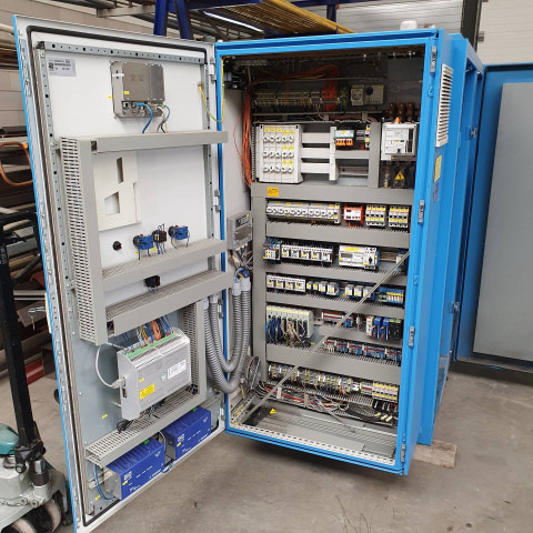 ZIEGLER Generator, WKK, M.A.N. motor (E0834) 50 KW electric/ 80KW thermic 1500 RPM 4 cylinders Sound muted - Αεροσυμπιεστής: φωτογραφία 2 ZIEGLER Generator, WKK, M.A.N. motor (E0834) 50 KW electric/ 80KW thermic 1500 RPM 4 cylinders Sound muted - Αεροσυμπιεστής: φωτογραφία 2